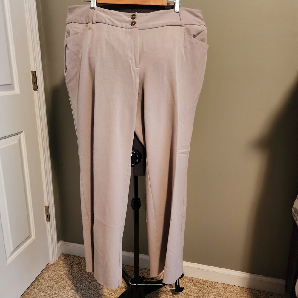 Alfani Woman 18W Cream/Beige Tummy Control Wide Leg Work Pant